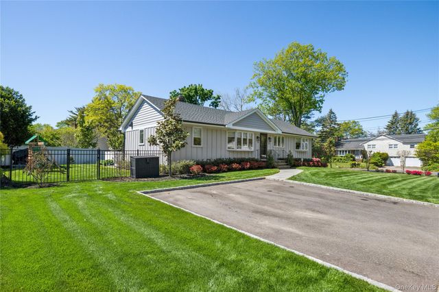 2 Sunderland Street, Melville, NY 11747