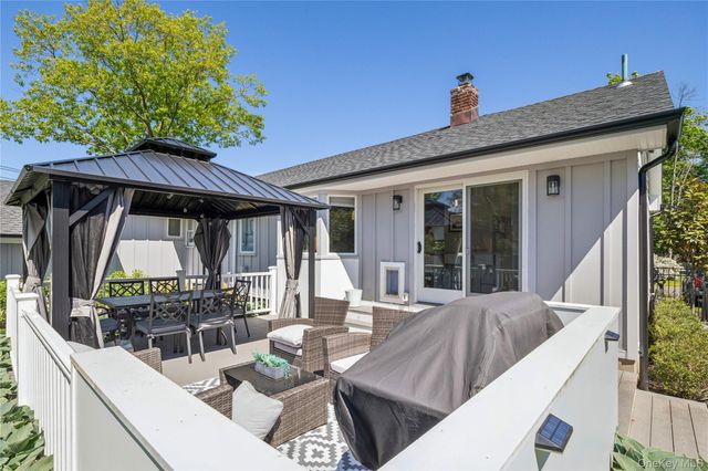 2 Sunderland Street, Melville, NY 11747