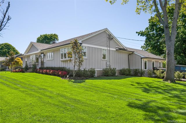 2 Sunderland Street, Melville, NY 11747