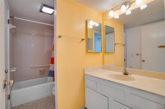 5940 PELICAN BAY PLAZA S 504, St Petersburg, FL 33707