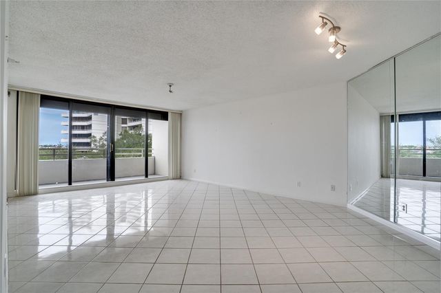5940 PELICAN BAY PLAZA S 504, St Petersburg, FL 33707