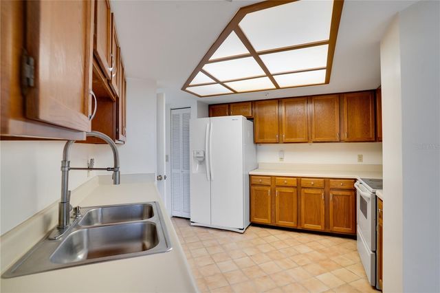 5940 PELICAN BAY PLAZA S 504, St Petersburg, FL 33707