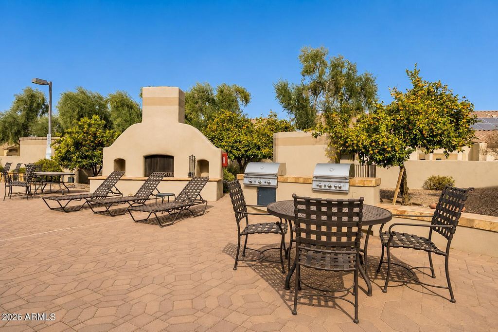 Image 3 of property listing at 1574 E SAGE Drive, Casa Grande, AZ 85122