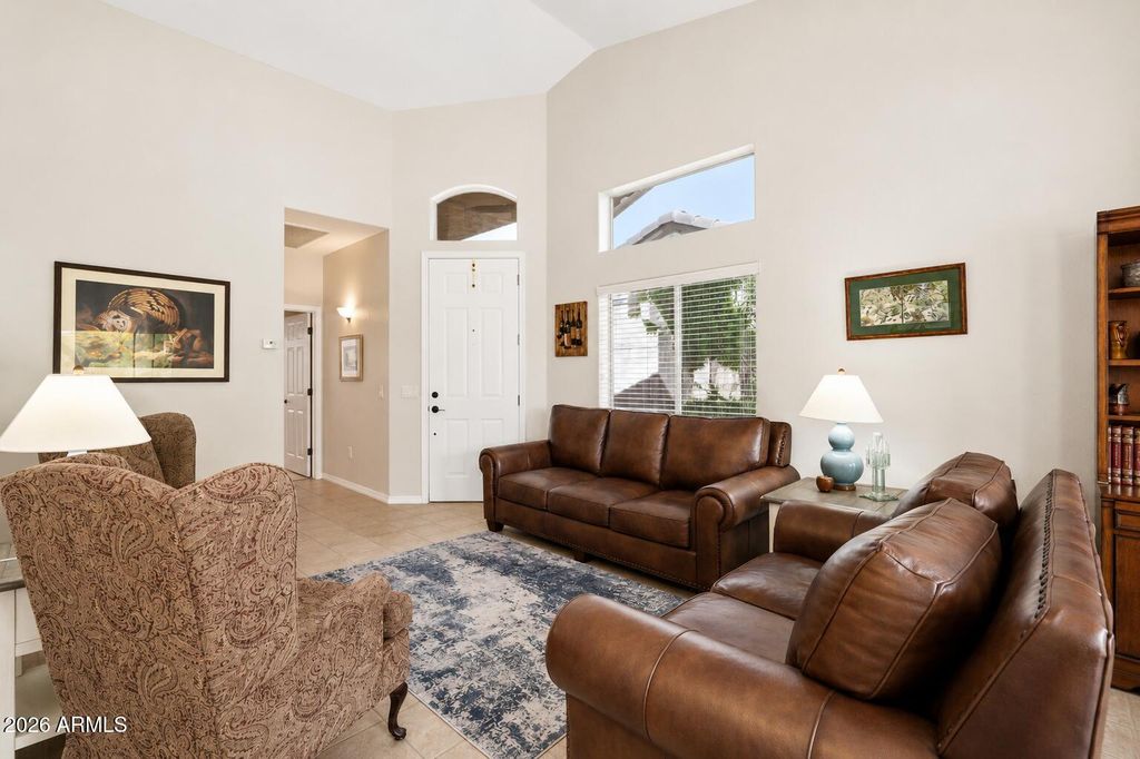 Image 6 of property listing at 1574 E SAGE Drive, Casa Grande, AZ 85122