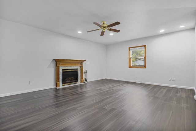 1000 W KAMPS AVENUE, Appleton, WI 54914