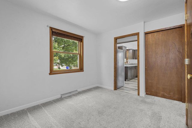 1000 W KAMPS AVENUE, Appleton, WI 54914