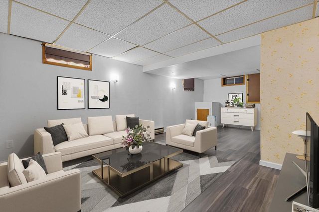 1000 W KAMPS AVENUE, Appleton, WI 54914