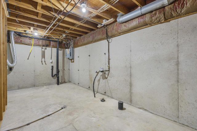 1000 W KAMPS AVENUE, Appleton, WI 54914