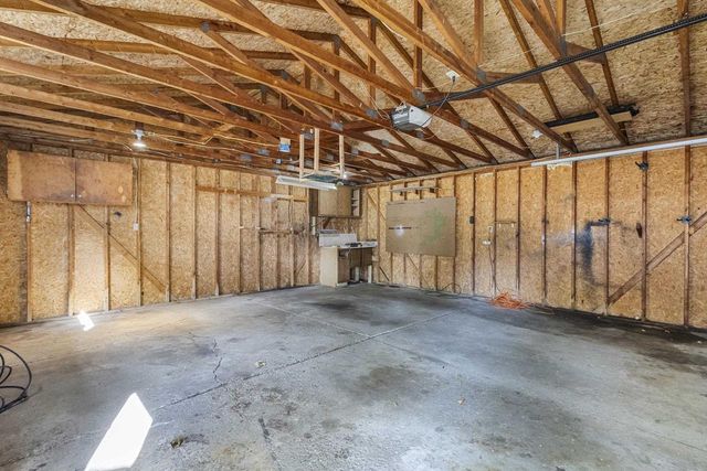 1000 W KAMPS AVENUE, Appleton, WI 54914