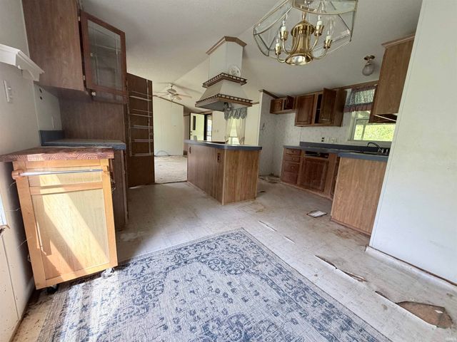 3334 W Harris Dr, West Terre Haute, IN 47885