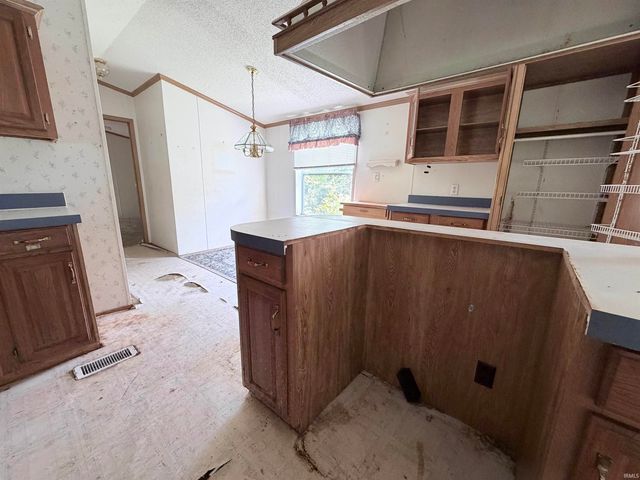 3334 W Harris Dr, West Terre Haute, IN 47885