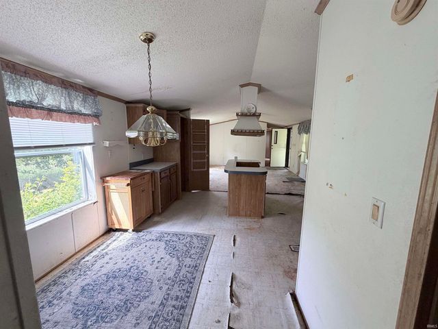 3334 W Harris Dr, West Terre Haute, IN 47885