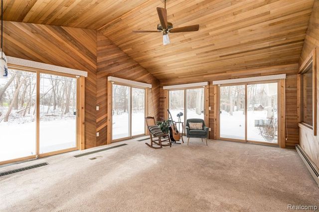 2747 Stoodleigh Drive, Rochester Hills, MI 48309