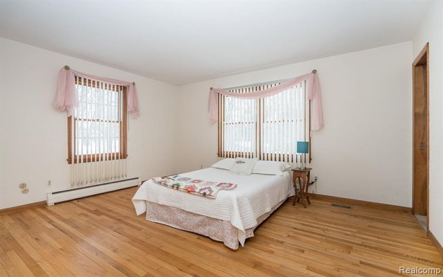 2747 Stoodleigh Drive, Rochester Hills, MI 48309