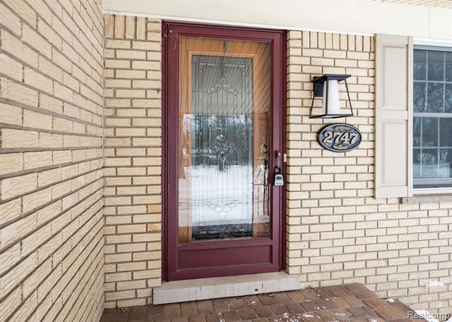 2747 Stoodleigh Drive, Rochester Hills, MI 48309
