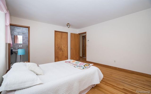 2747 Stoodleigh Drive, Rochester Hills, MI 48309