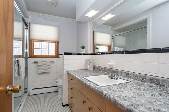 2747 Stoodleigh Drive, Rochester Hills, MI 48309