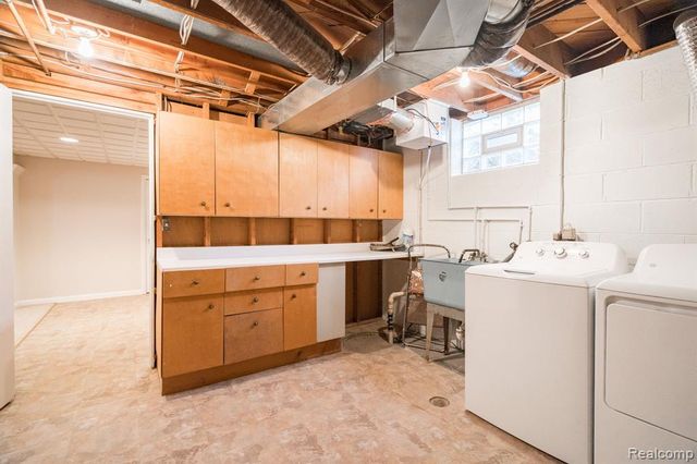 2747 Stoodleigh Drive, Rochester Hills, MI 48309