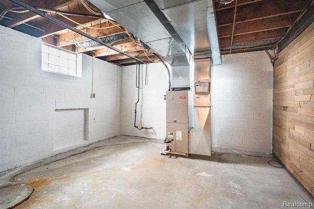 2747 Stoodleigh Drive, Rochester Hills, MI 48309