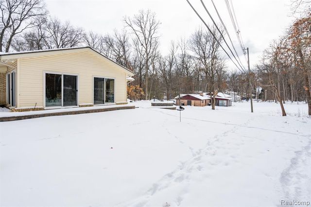 2747 Stoodleigh Drive, Rochester Hills, MI 48309