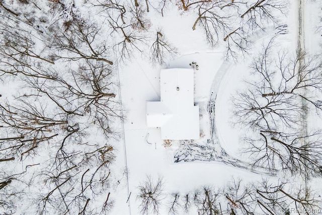 2747 Stoodleigh Drive, Rochester Hills, MI 48309