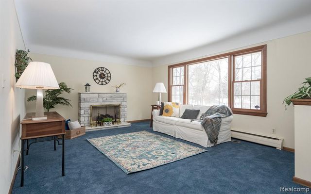 2747 Stoodleigh Drive, Rochester Hills, MI 48309