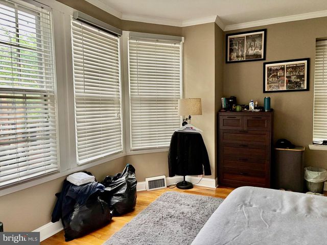 300 LOMBARD ST, Philadelphia, PA 19147