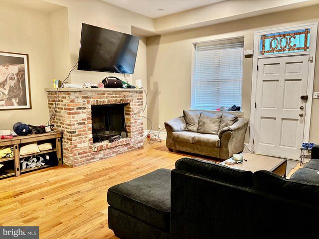 300 LOMBARD ST, Philadelphia, PA 19147