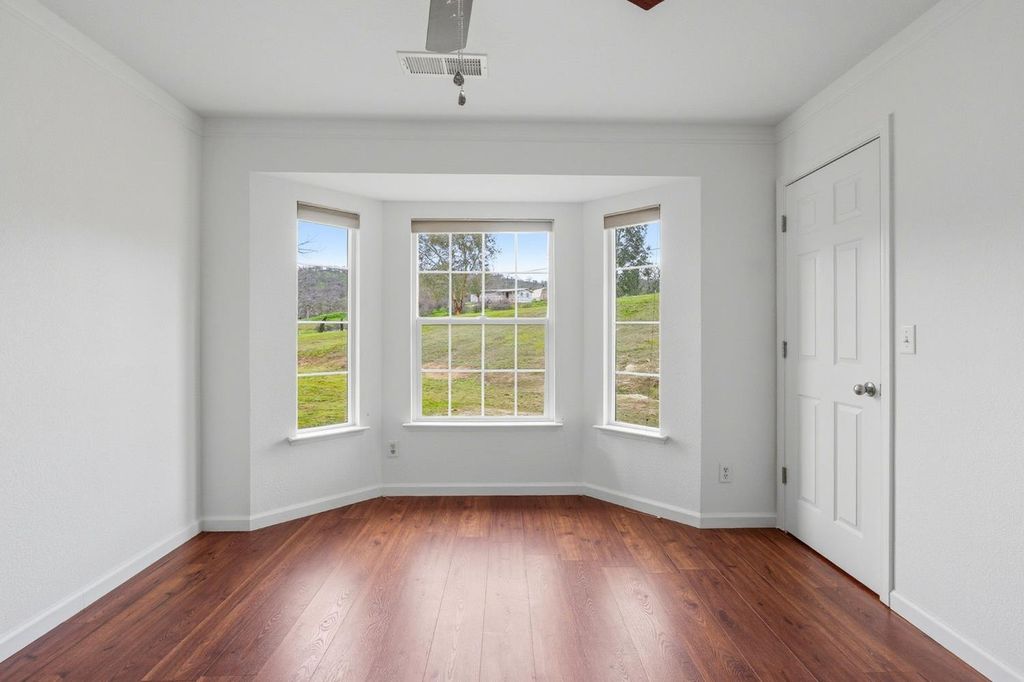 Image 18 of property listing at 33264 Puma Lane, Yokuts Valley, CA 93675