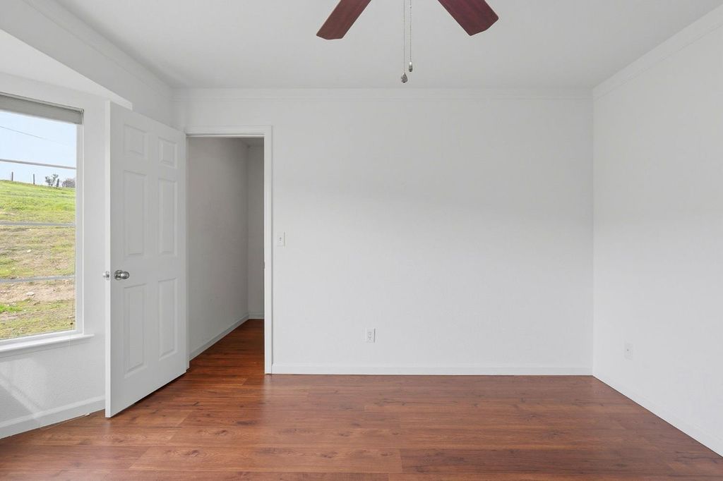 Image 20 of property listing at 33264 Puma Lane, Yokuts Valley, CA 93675