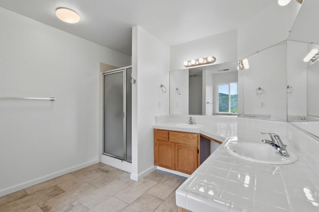 Image 27 of property listing at 33264 Puma Lane, Yokuts Valley, CA 93675