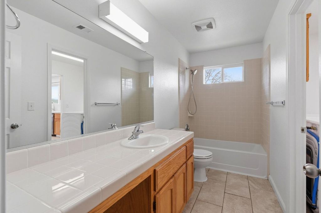 Image 30 of property listing at 33264 Puma Lane, Yokuts Valley, CA 93675