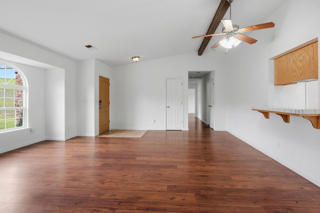 Image 7 of property listing at 33264 Puma Lane, Yokuts Valley, CA 93675