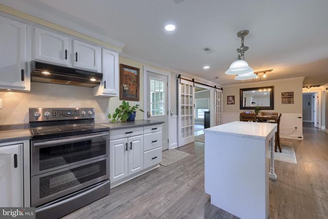 8 KAY DR, Lancaster, PA 17603