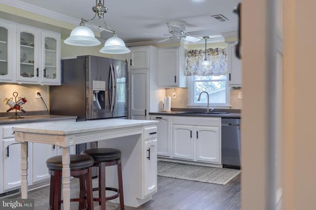 8 KAY DR, Lancaster, PA 17603