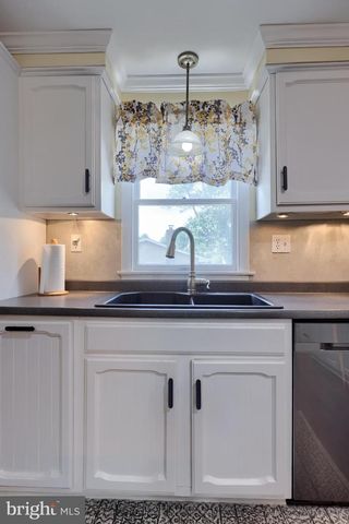 8 KAY DR, Lancaster, PA 17603
