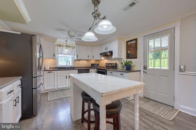 8 KAY DR, Lancaster, PA 17603