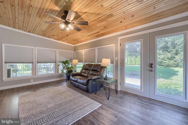 8 KAY DR, Lancaster, PA 17603
