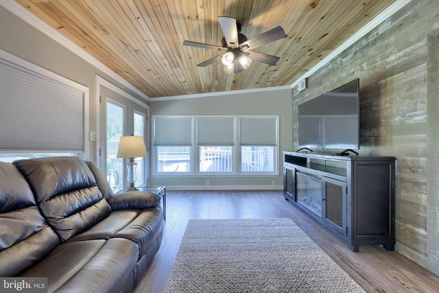 8 KAY DR, Lancaster, PA 17603