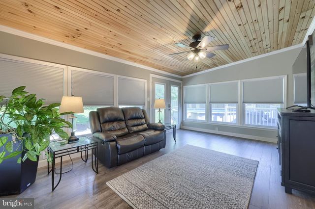 8 KAY DR, Lancaster, PA 17603