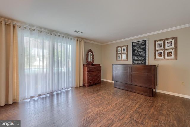 8 KAY DR, Lancaster, PA 17603