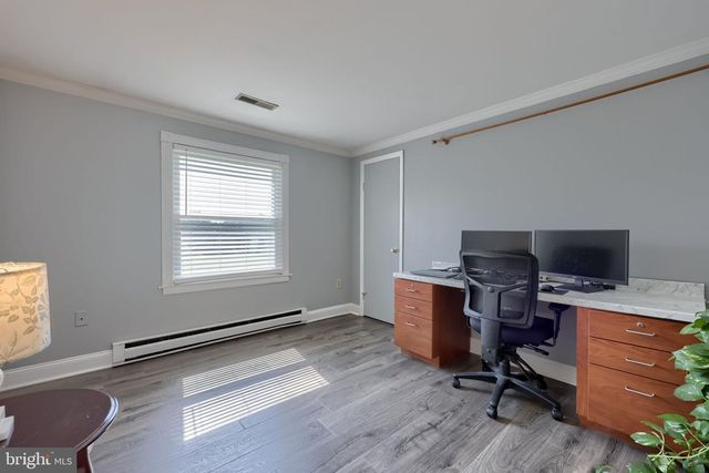 8 KAY DR, Lancaster, PA 17603