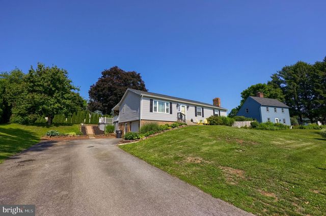8 KAY DR, Lancaster, PA 17603