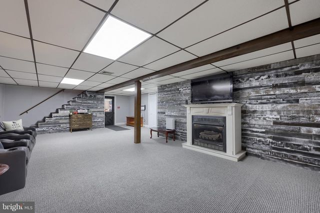 8 KAY DR, Lancaster, PA 17603