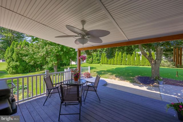 8 KAY DR, Lancaster, PA 17603