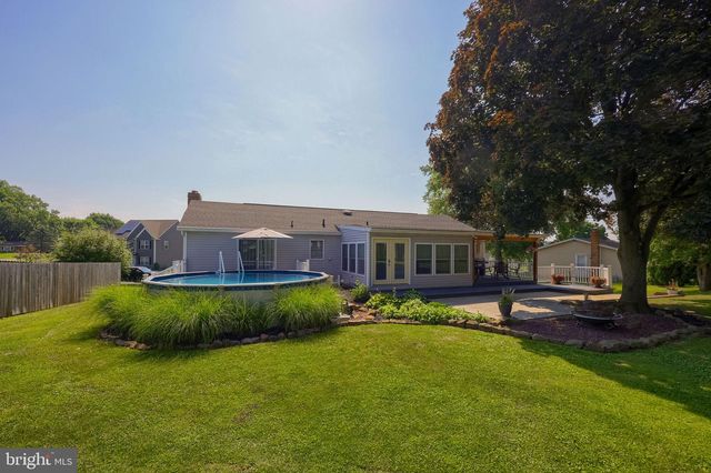 8 KAY DR, Lancaster, PA 17603
