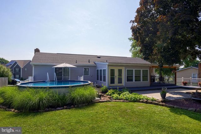 8 KAY DR, Lancaster, PA 17603