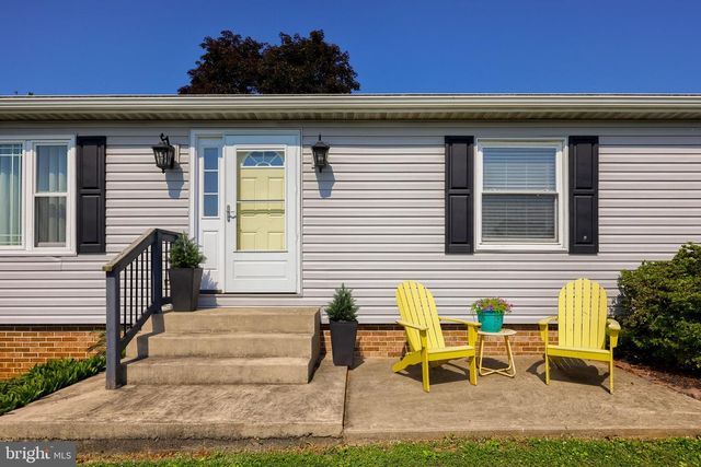 8 KAY DR, Lancaster, PA 17603