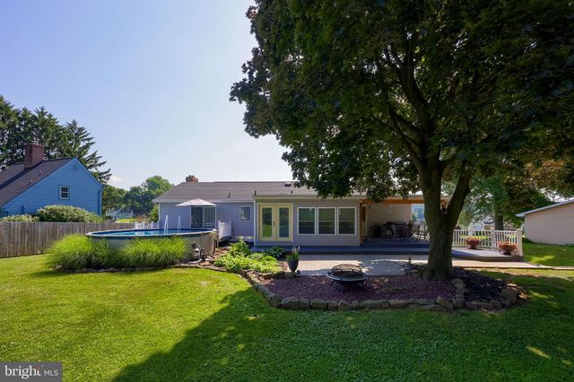 8 KAY DR, Lancaster, PA 17603