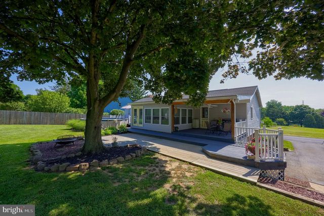 8 KAY DR, Lancaster, PA 17603